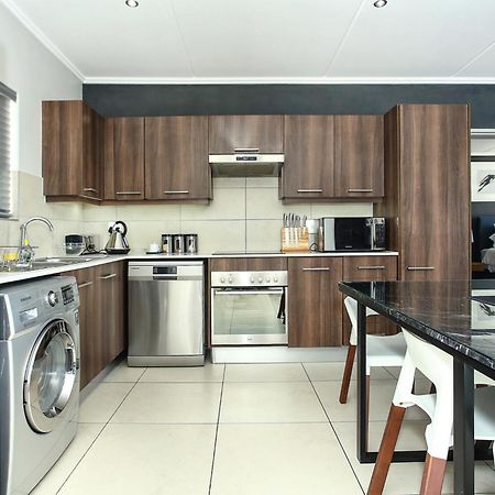 Epic Lifestyle Apartment Sandton Johannesburg Ngoại thất bức ảnh
